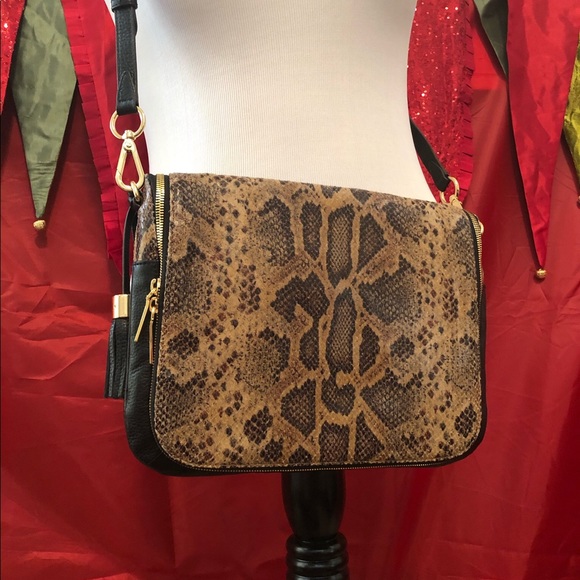 G.I.L.I. Python Crossbody w/Halo RFID Protection - Picture 2 of 8